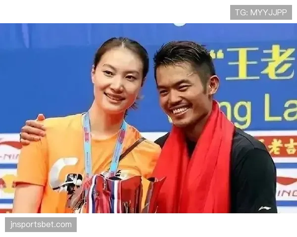 谢杏芳活成了邻家妈妈和贵妇的混合体，我心态崩了